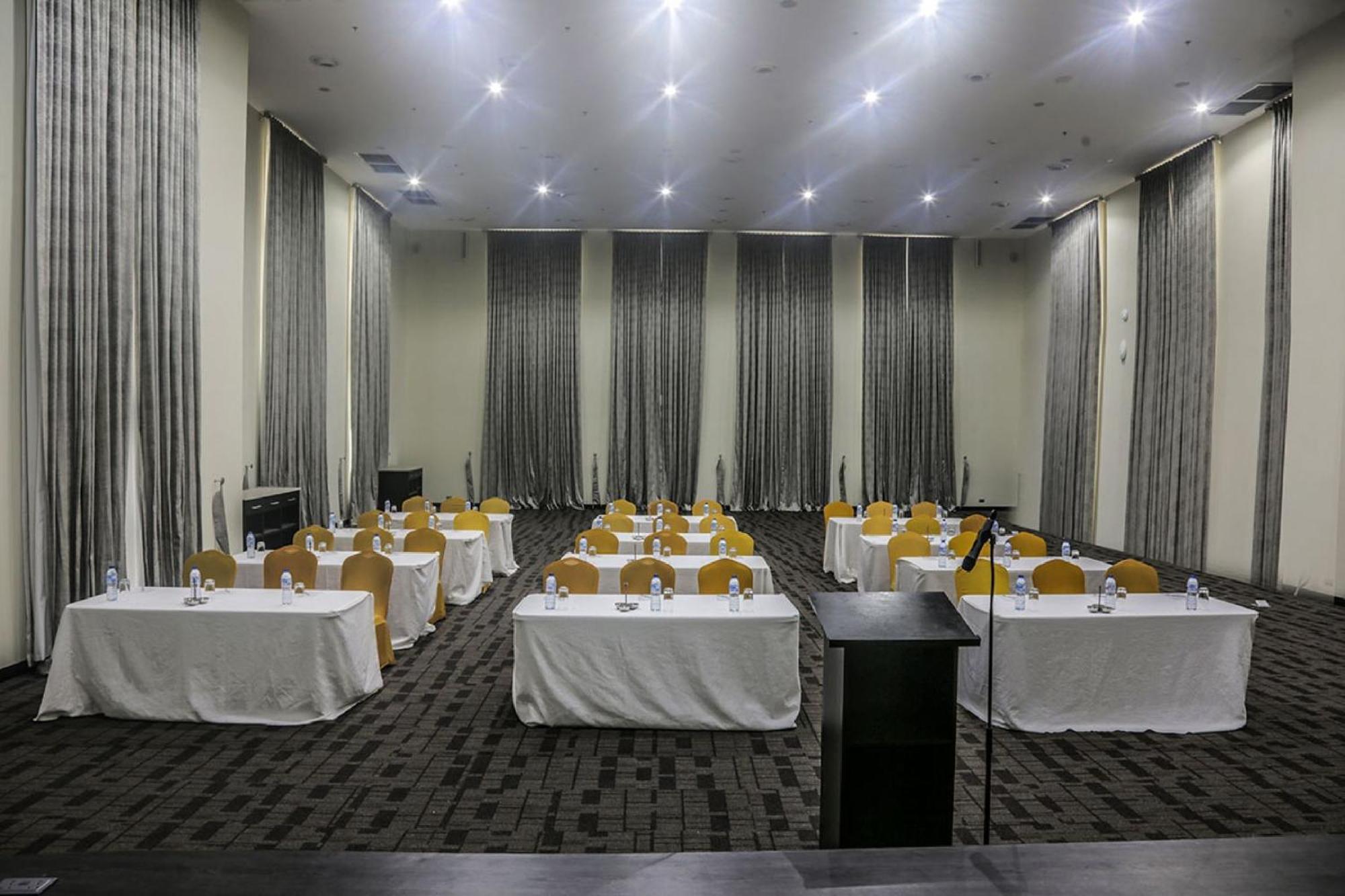 Room In Lodge - The Providence Hotel By Mantis Ikeja Exterior foto
